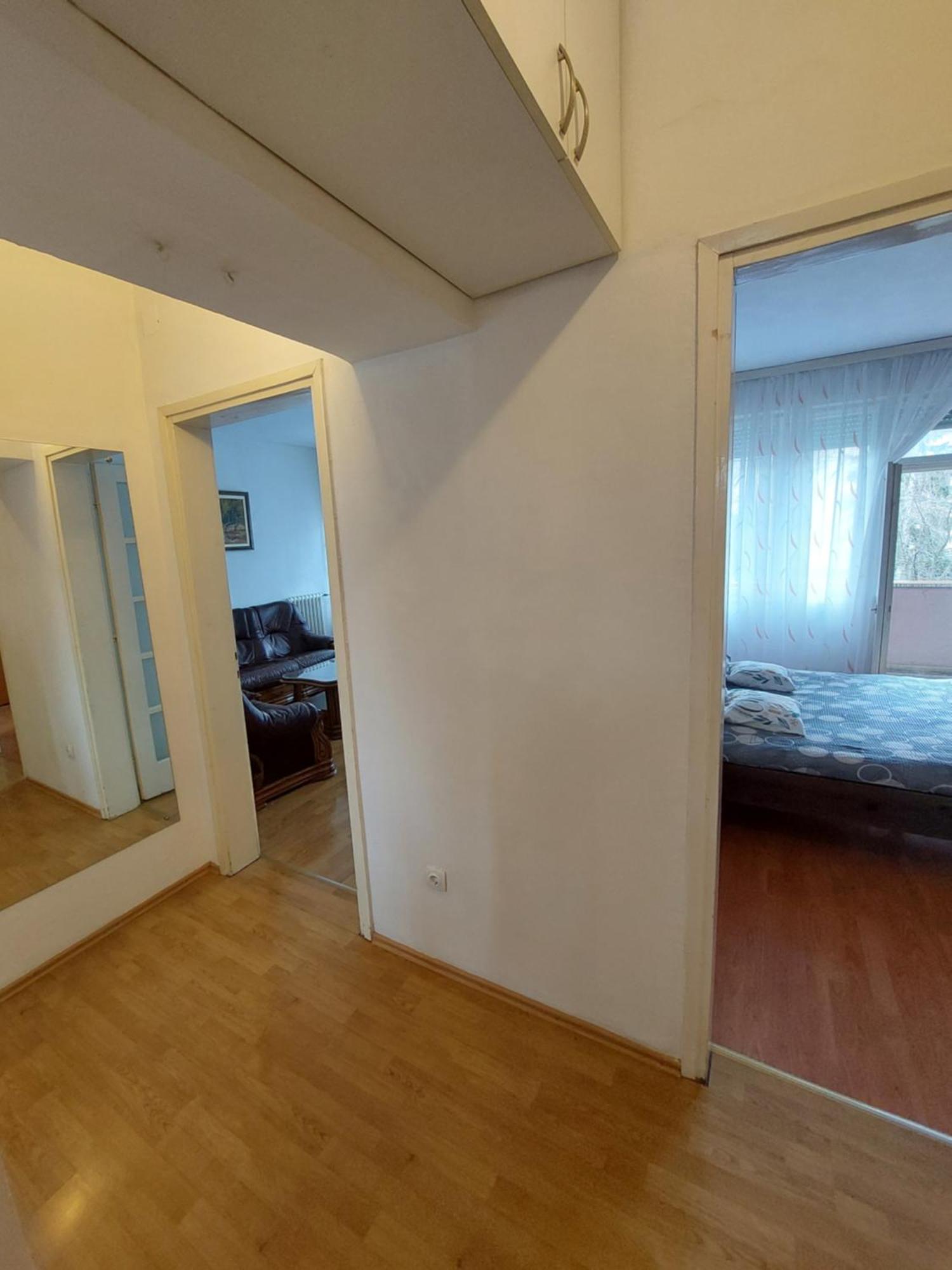 Index 3 Apartment *