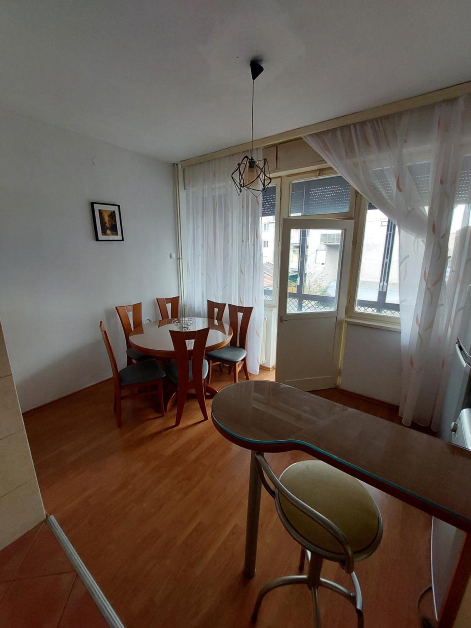 Apartment Index 3 *